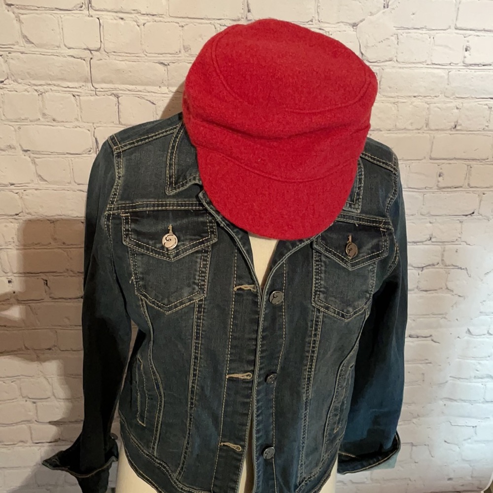 Berry red Scala Pronto hat new without tags